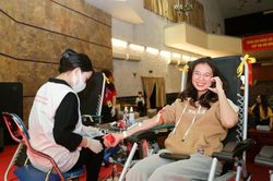 Người bệnh không thể chờ tiếp máu