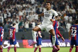 Real Madrid thắng dễ Barcelona: Nhà vô địch bất tử và kẻ thất bại từ DNA