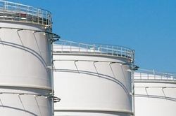 Giá xăng dầu hôm nay 16/1: Dầu Brent tăng, dầu WTI giảm