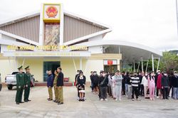 BĐBP Điện Biên tiếp nhận 69 công dân do Lào trao trả qua cửa khẩu