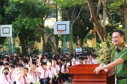 Xâm hại tình dục trẻ em - vấn nạn từ sự vô tâm của người lớn