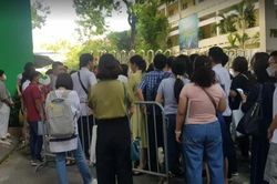 Hà Nội sẽ chấm dứt cảnh phụ huynh xếp hàng từ nửa đêm để nộp hồ sơ vào lớp 10?