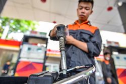 Giá xăng có thể tăng tiếp vào ngày mai