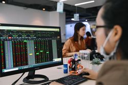 Chứng khoán 17/1: Khối ngoại miệt mài gom cổ phiếu Thế Giới Di Động
