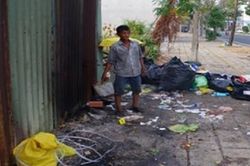 Tạm giam người đàn ông xúc phạm Quốc kỳ, quay video đăng lên mạng xã hội