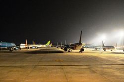 Tăng tần suất xe buýt, taxi, xe công nghệ phục vụ chuyến bay đêm dịp Tết