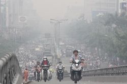 Không khí ở mức nguy hại 3 ngày liên tục, xem xét cho học sinh nghỉ học