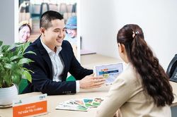 Có nên cấm ngân hàng bán chéo bảo hiểm?