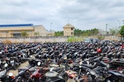 Bãi chứa tang vật quá tải, Công an TPHCM lên phương án chỉ giữ giấy tờ