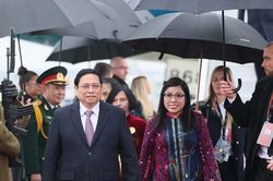 Thủ tướng Phạm Minh Chính tới thủ đô Budapest, bắt đầu thăm chính thức Hungary