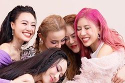 Chị đẹp đạp gió rẽ sóng: Đây đích thực là 'chị đẹp thân thiện', kết hợp với nhiều sao nữ nhất!