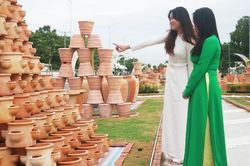 Vĩnh Long: Thực hiện đường gốm và hoa mừng Xuân Giáp Thìn 2024