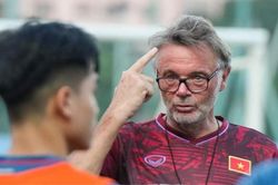 HLV Troussier: Việt Nam và Indonesia có cơ hội thắng ngang nhau