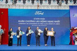 Ford Việt Nam đón nhận nhận Huân Chương Lao Động hạng Nhất