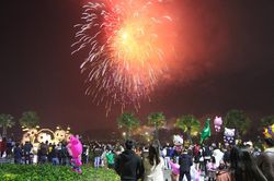 Bắn pháo hoa tầm cao tại 3 điểm chào đón năm mới Giáp Thìn 2024