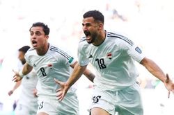 ĐT Nhật Bản thua sốc Iraq, cạnh tranh vé với Việt Nam, Indonesia