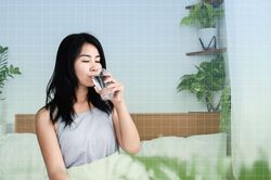 Uống nhiều nước tốt cho cơ thể, nhưng thời điểm này dù khát cũng không uống