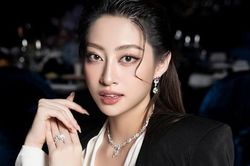 Hoa hậu Lương Thùy Linh 'đốn tim' fan với các thiết kế khoe eo thon, chân dài