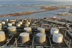 Quân đội Ukraine nhắm trúng kho dầu ở St. Petersburg?