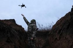Ukraine nói 'tấn công kho dầu ở Nga bằng máy bay không người lái nội địa'