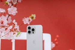 Cận Tết Nguyên đán 2024, iPhone 15 Pro Max giảm giá gần 7 triệu đồng
