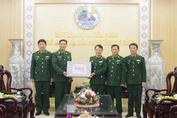 Trung tướng Đỗ Quang Thành thăm, chúc tết và tặng quà Bộ Chỉ huy Bộ đội Biên phòng tỉnh