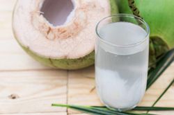 Uống nước dừa cần chú ý điều gì?