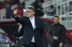 HLV Troussier nói gì sau trận thua của học trò trước đội Indonesia?