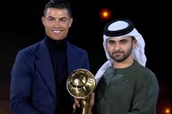 Ronaldo lập hat-trick giải thưởng cá nhân tại Glober Soccer