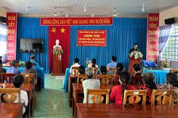 Chương trình 'Xuân Biên phòng - Ấm lòng dân bản' tại huyện miền núi Tri Tôn