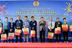 Chủ nhiệm Ủy ban Đối ngoại Vũ Hải Hà thăm, tặng quà Tết công nhân lao động tỉnh Nam Định