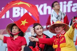 Tuấn Hải, Tuấn Anh và Bùi Hoàng Việt Anh kêu gọi cổ động viên đồng hành cùng đội tuyển