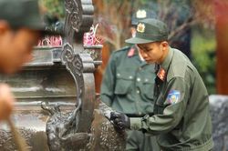 Cảnh sát cơ động 'làm đẹp' Khu Di tích Quốc gia đặc biệt Kim Liên