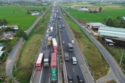 Nguyên nhân cao tốc TPHCM - Trung Lương ùn tắc kéo dài nhiều giờ