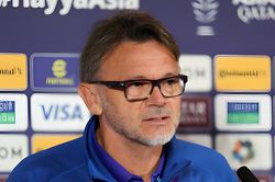 HLV Troussier: Tuyển Việt Nam không phải hối tiếc vì thua Indonesia