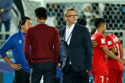 HLV Troussier: 'Tôi thất vọng vì thua Indonesia'