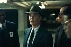 'Oppenheimer' chạm tay gần hơn với Oscar