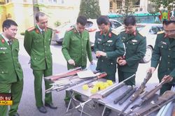 Công an quận Thanh Xuân thu hồi nhiều súng, đạn, vũ khí