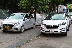Hà Nội lên lộ trình thu phí vỉa hè