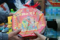 Nguy cơ từ những giỏ quà Tết