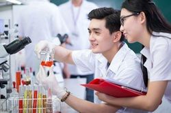 Loạt trường đào tạo y dược công bố tuyển sinh năm 2024