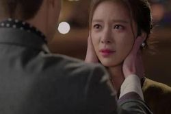 Đi họp lớp với bạn cũ ai cũng dẫn theo chồng, tôi vô tình nhìn thấy người đàn ông quen thuộc để rồi đứng không vững