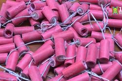 Tràn lan clip hướng dẫn tự chế pháo nổ trên mạng