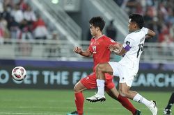 Việt Nam học được gì từ trận thua Indonesia?; Cristiano Ronaldo chỉ trích cả Quả bóng vàng lẫn FIFA The Best
