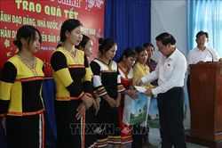 Thăm hỏi, chúc Tết đối tượng chính sách, người lao động, lực lượng vũ trang