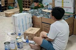 Bình Dương: Phát hiện cơ sở sản xuất sữa giả thương hiệu nổi tiếng