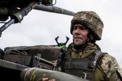 Ukraine lo ngại tình huống phương Tây gửi số lượng lớn đạn dược, chiến đấu cơ F-16