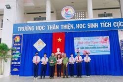 Trường THCS Âu Cơ tổ chức ngoại khóa 'An toàn trên không gian mạng'