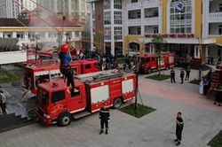 Học sinh trải nghiệm kỹ năng phòng cháy, chữa cháy và cứu nạn, cứu hộ