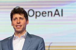 CEO Sam Altman huy động tỉ USD sản xuất chip AI